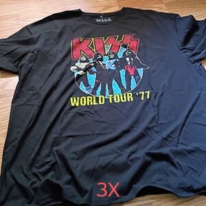 Kiss Black and Red Short Sleeve Tee